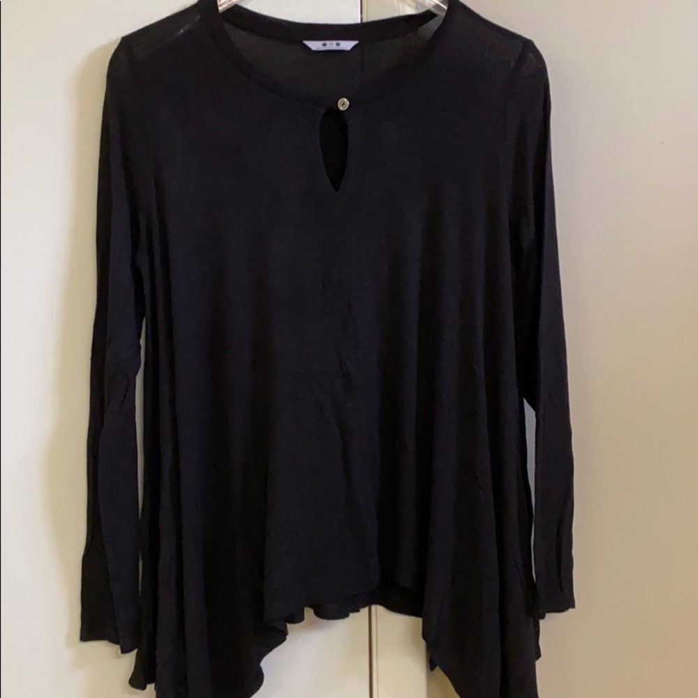 Three dot black shark bite drapey shirt
